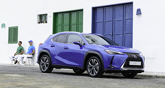 Lexus UX сфотографировали с расстояния 3000 км