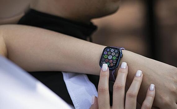 МегаФон объединил смартфон и умные часы одним номером