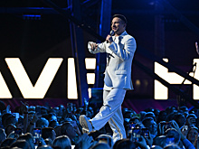 «Жизнь — это не всегда веселые моменты»: почему Сергей Лазарев расплакался на сольном концерте в Москве