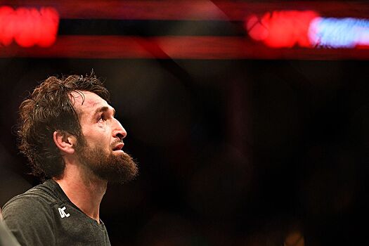 «Подрабатываю». Забит Магомедшарипов проехался на тракторе