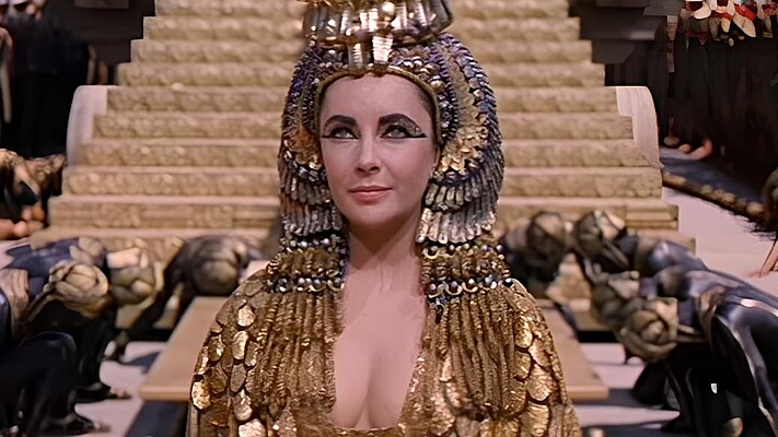 Пойыздағы қыздар секс видеосы