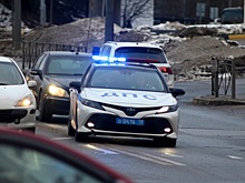 Микроавтобус столкнулся с легковушкой в Саратовской области
