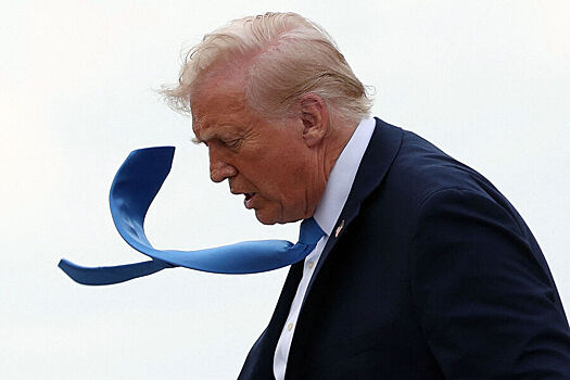 Портрет Обамы в Белом доме заменили на картину с покушением на Трампа