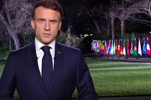 Во Франции возмутились из-за поступка Макрона в новогоднем эфире