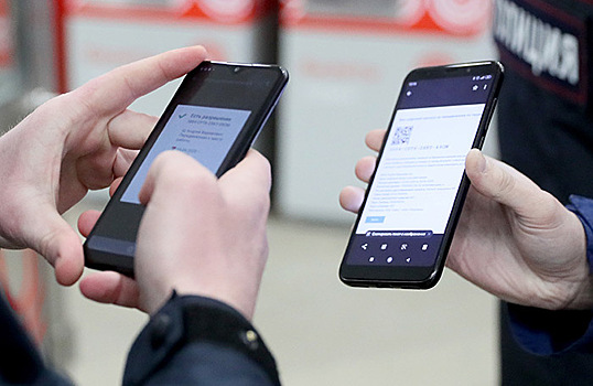 Оперштаб подтвердил подготовку законопроекта об обязательных QR-кодах в кафе, магазинах и транспорте