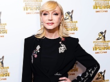 Орбакайте пришла на премию «Виктория» в костюме со стразами, а Гагарина — в алом комбезе