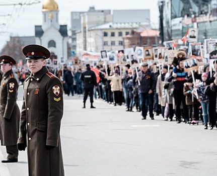 Более двухсот тысяч: «Бессмертный полк» прошел по центру Новосибирска