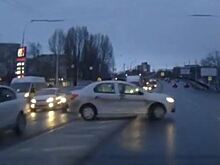 Пензенец «засек» на камеру поведение безответственного таксиста