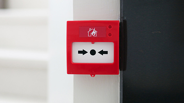 Ложные пожарные тревоги в новостройке: что делать жильцам