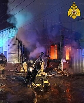 В Старообрядческом переулке 15 пожарных тушили КПП