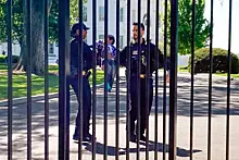 Трехлетний ребенок через забор пробрался на территорию Белого дома в Вашингтоне