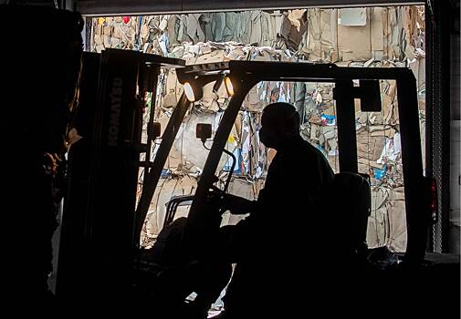 Рабочему российского завода оторвало голову при переработке макулатуры