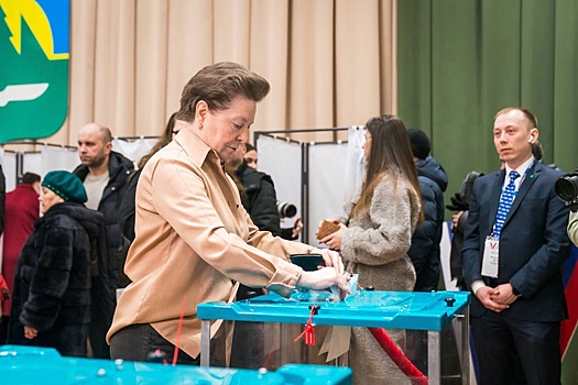 Наталья Комарова рано утром проголосовала на выборах президента России