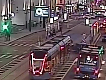 Bentley въехал в трамвай в центре Москвы