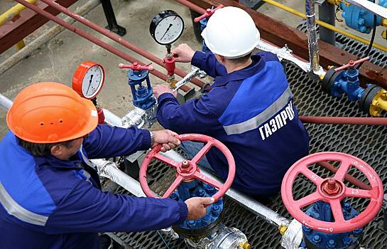 Экспортная цена газа "Газпрома" упала почти на $100