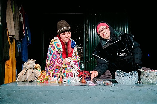 Театр "Практика" представит в Петербурге спектакль "Барахло"