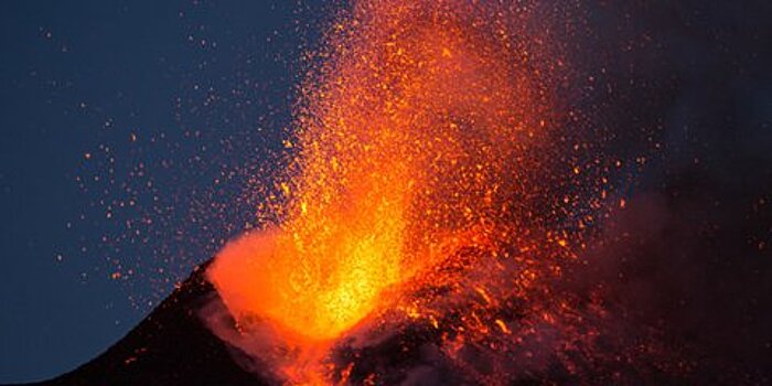 Сицилийский вулкан Этна вновь начал извергаться