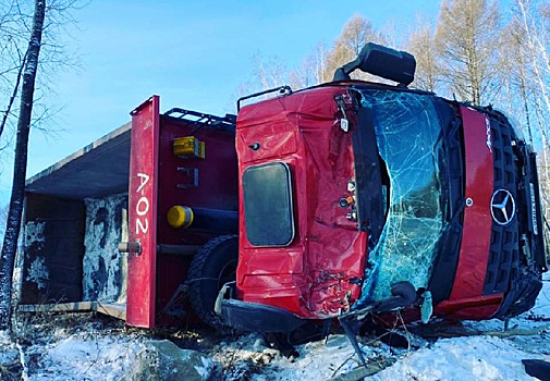 В Мазановском районе погиб водитель перевернувшейся на трассе фуры