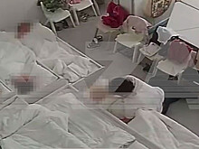 Воспитательницу частного детсада в Москве уличили в применении силы к детям