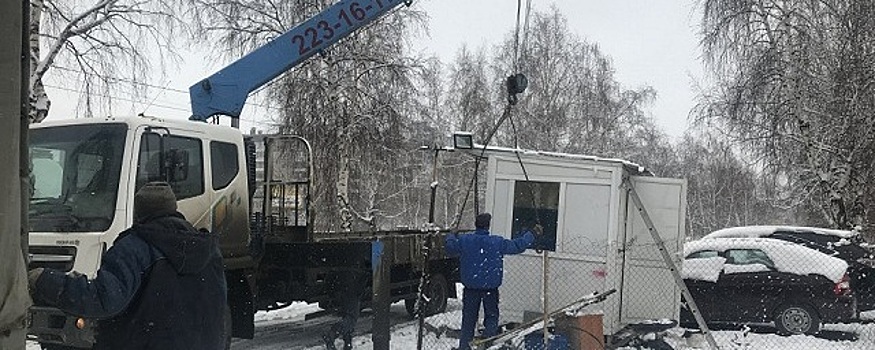 В Челябинске снесли незаконную стоянку на проспекте Победы