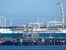 Капканы на суше и на море: СПГ из России со всех сторон обложили красными флажками