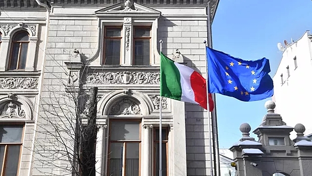 Посольство Италии призвало соотечественников покинуть Россию