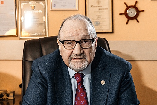 "Наш театр строит репертуар, учитывая дефицит добрых эмоций". Гендиректору "Балтийского дома" Сергею Шубу - 75