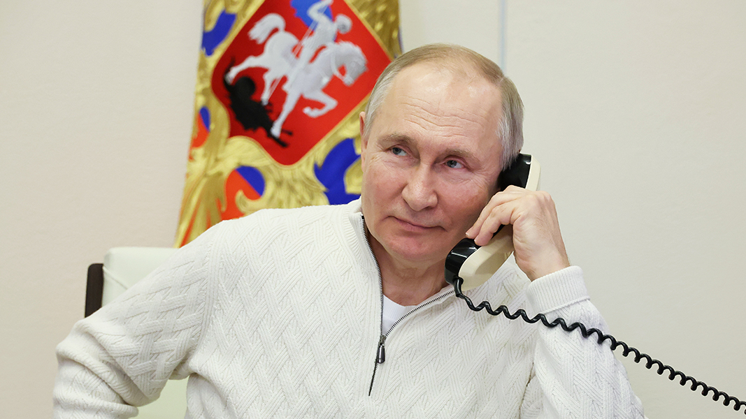 Путин провел телефонный разговор с Лукашенко
