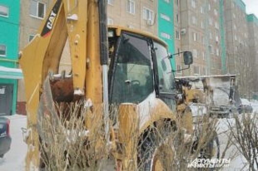В Оренбурге коммунальщики вторые сутки борются с последствиями непогоды