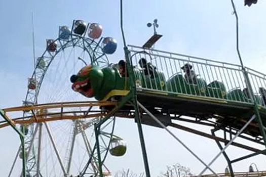 Самый медленный японский аттракцион сошел с рельсов незаметно для пассажиров