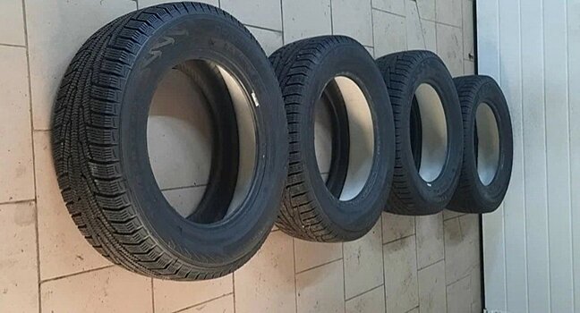 Зачем на СТО укладывают поролон в автомобильные шины?
