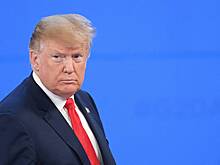 Трамп хотел ввести новые автопошлины в День дурака, но передумал