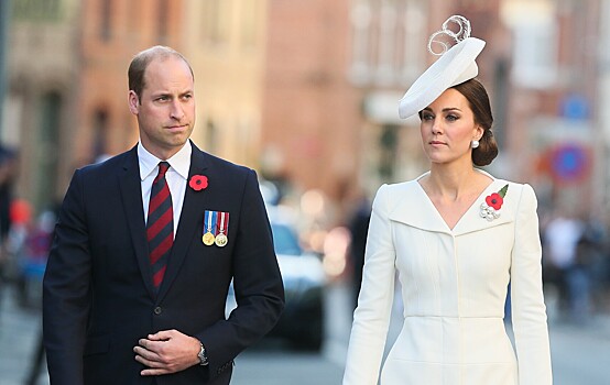 Опубликованы новые фото принца Уильяма и Кейт Миддлтон с тремя детьми