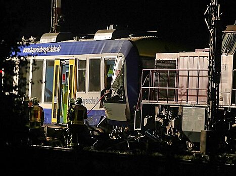 В Баварии при столкновении поездов погибли не менее двух человек