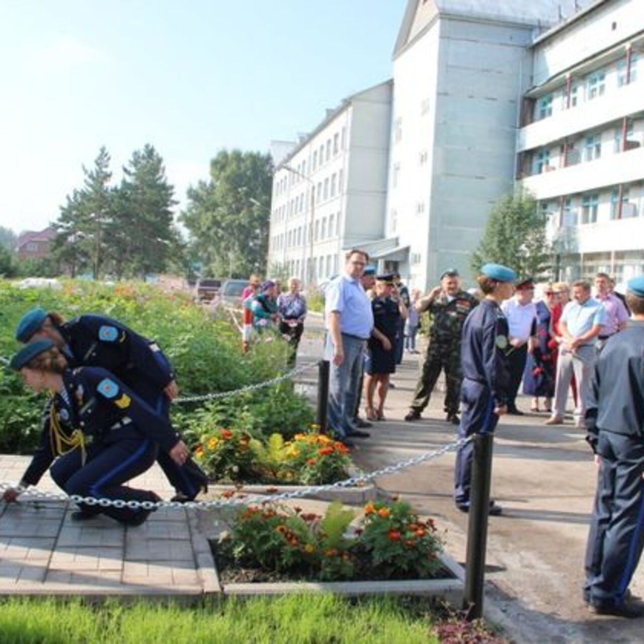 Десантники открыли памятник дяде Васе в Искитиме - Рамблер/новости