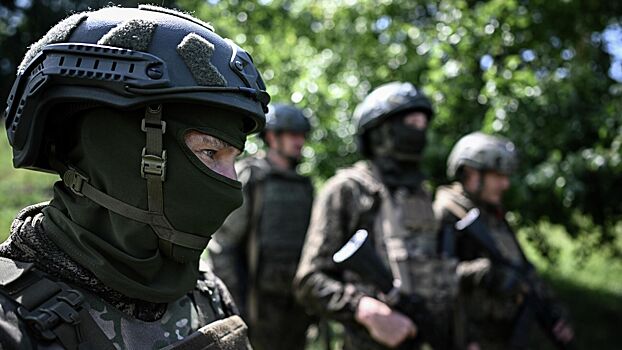 Путин похвалил армию за освобождение сотен населенных пунктов в зоне СВО