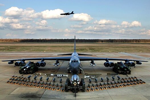 B-52 научили глотать ракеты