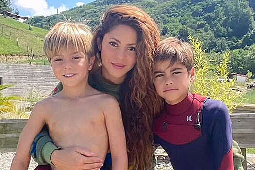 Шакира не отпустила сыновей на свадьбу дяди из-за слухов о возможном предложении экс-супруга новой девушке