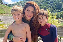 Шакира с детьми покинула Барселону, чтобы "начать новую главу в поисках счастья"