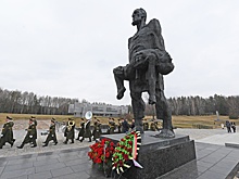 Минск: По ком звонит колокол в мемориальном комплексе "Хатынь"