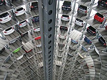 Астрахань хочет избавиться от автомобилей под окнами