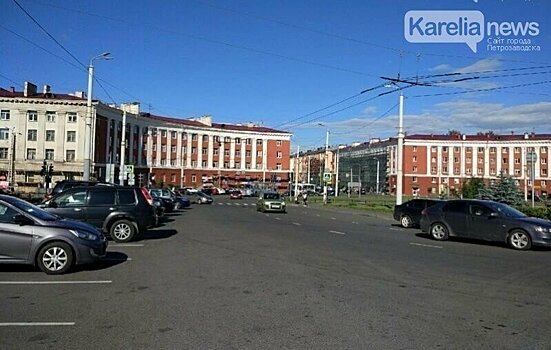 Владимир Любарский предложил переформатировать площадь Гагарина, чтобы решить проблему с парковкой