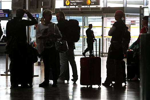 В аэропортах ЕС возникли длинные очереди из-за новых стандартов безопасности