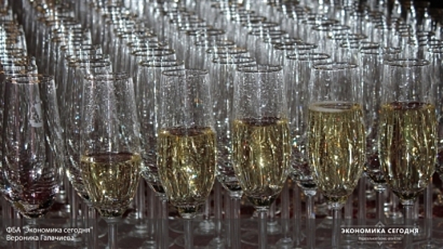 Ученые рассказали, как шампанское влияет на память