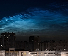 Фоторепортаж: серебристые облака в небе над Петербургом