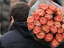 Подсчитано количество оказавшихся в мусорке цветов после 8 марта