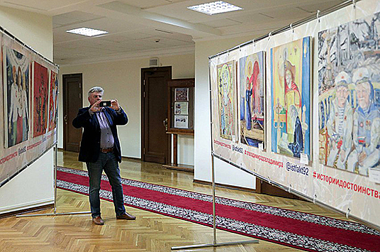 В Госдуме показали историю России в рисунках школьников