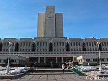 Ищем глубокую философию в скульптуре на омской "Пушкинке"