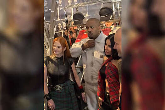 Группа "Тату" встретилась с Канье Уэстом в Токио на вечеринке Рубчинского