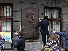 Одесса без памяти: националисты уничтожили последний барельеф Жукову